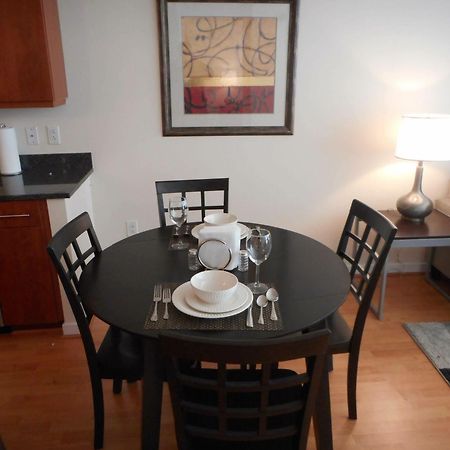 Weichert Suites At Wisconsin Place تشيفي تشيس المظهر الخارجي الصورة