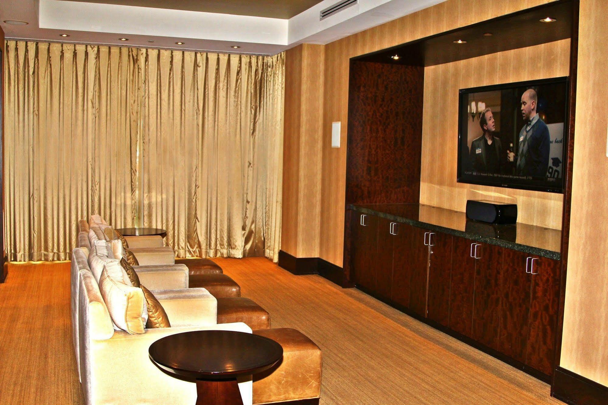 Weichert Suites At Wisconsin Place تشيفي تشيس المظهر الخارجي الصورة